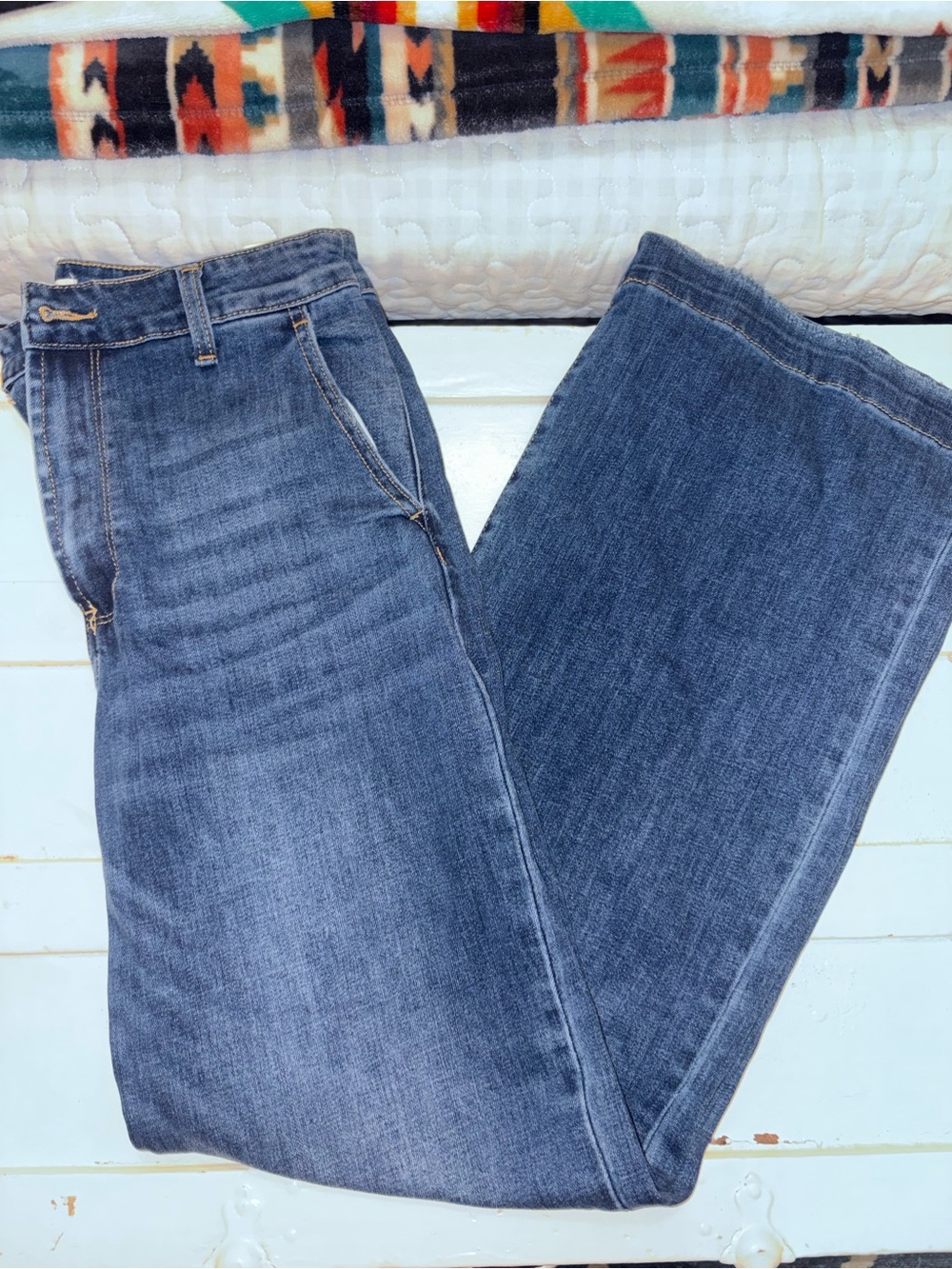 Classic High-Rise Wide-Leg Women's Jeans - Dark Blue